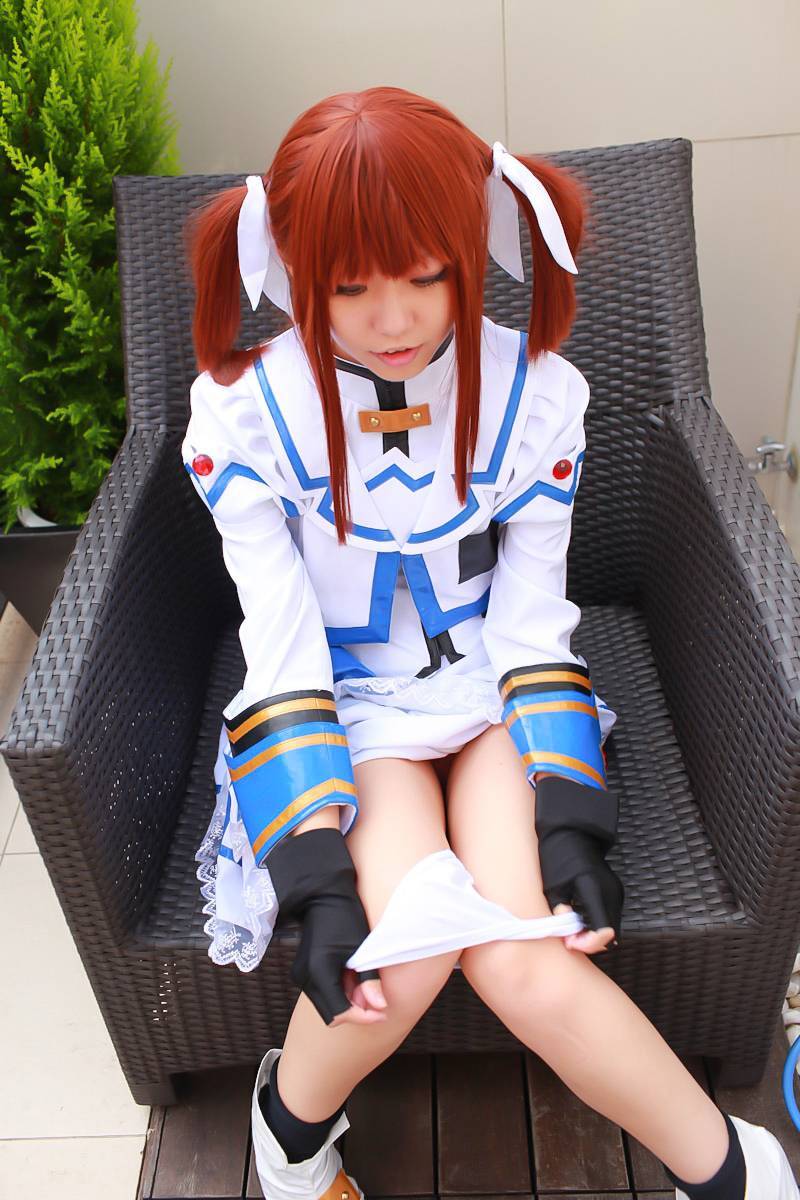 [Cosplay]  Hot Maho Shojo Lyrical Nanoha 诱惑的动作